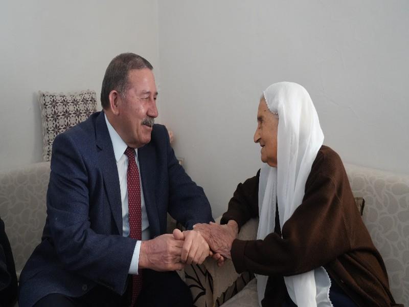 BAŞKAN TOPUZ’DAN ASIRLIK ÇINARLARA ZİYARET